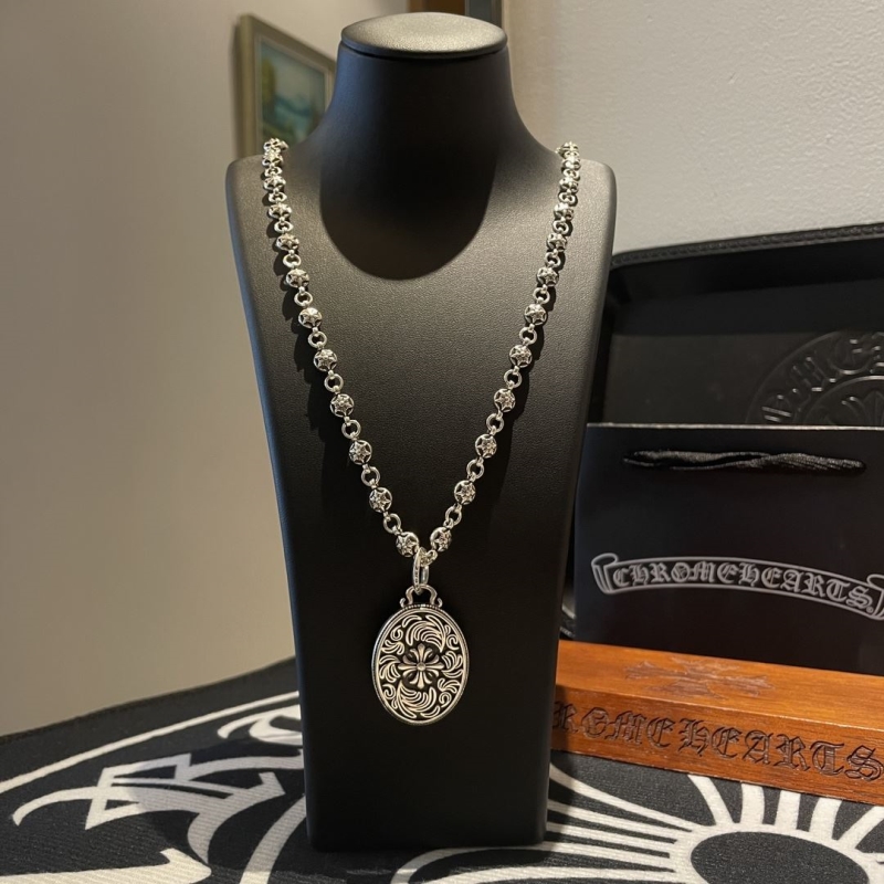 Ch**me He**ts necklaces